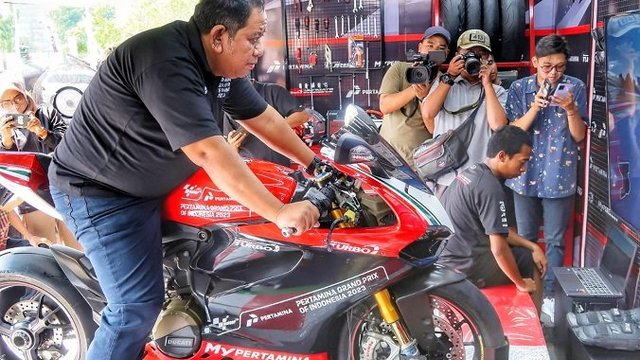 Roadshow Pertamina GP Indonesia 2023, Rasakan Pengalaman Jadi Pembalap MotoGP