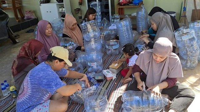 Target Menang LKJ, Warga Cluster Jasmine Park Semangat Kerja Bakti