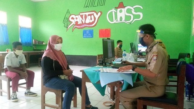 PPDB SMP Kendal Ikuti Protokol Kesehatan Ketat | KRJOGJA