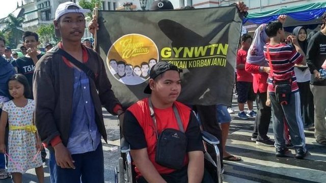 Kekurangan Fisik Bukan Halangan Menonton Sang Idola Krjogja 