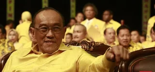 Pemerintah Dorong Penyelesaian Masalah Internal Partai Golkar