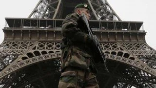 Tentara Perancis Terluka Saat Menjaga Masjid