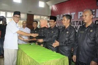 KPUD PALI Tetapkan Pasangan HAFAL Sebagai Bupati dan Wakil Bupati Terpilih