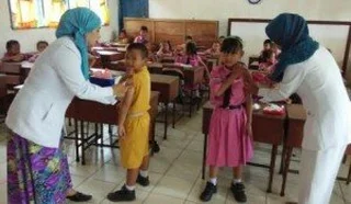 Dinkes PALI Berikan Imunisasi Terhadap Siswa SD