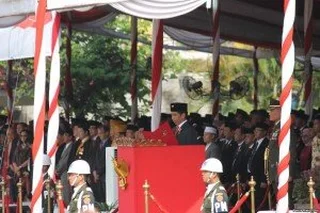 Presiden Jokowi Pimpin Upacara Hari Pahlawan di Surabaya
