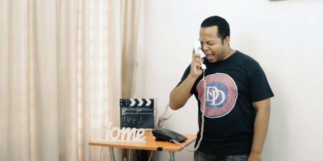 Video Komedi: Tipe-Tipe Orang Ketika Mengangkat Telepon Duo Harbatah Youtube Channel