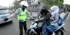 Bandung - Merdeka.com  Kersen, buah kaya manfaat tapi 
