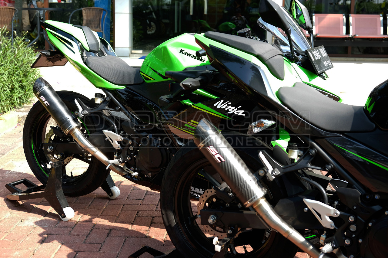 Modif Ringan Ninja 250 Pakai Knalpot Racing Ala Motogp Otosiacom