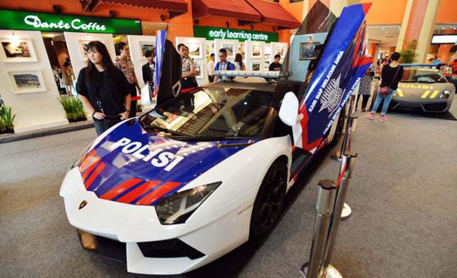 Armada Supercar Kepolisian Indonesia - Lamborghini 