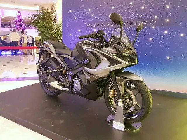 'Motor' Roda 4 Dari Bajaj, Dibanderol Seharga Ninja 