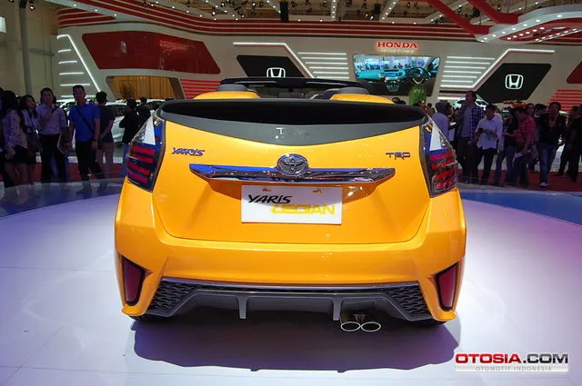 Convertible Toyota Yaris Legian Yaris Legian Punya Atap Terbuka Galeri Foto Otosia Com Otosia Com