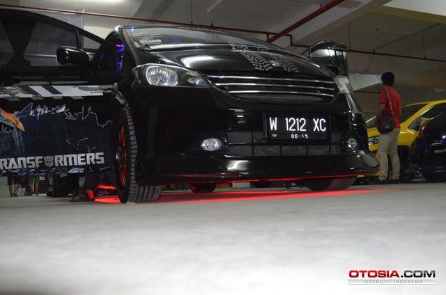 Custom Honda Freed Transformers HIN Malang 2014 - Custom 