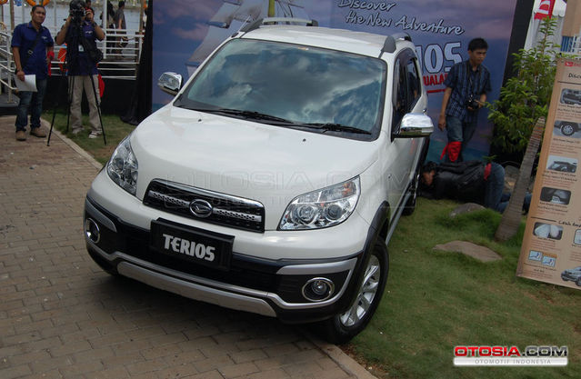 Daihatsu Terios Facelift - SUV Terbaru 2013  Galeri Foto 