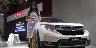 Sensualitas Model Nissan GTR35 - Model cantik Miko Wong 