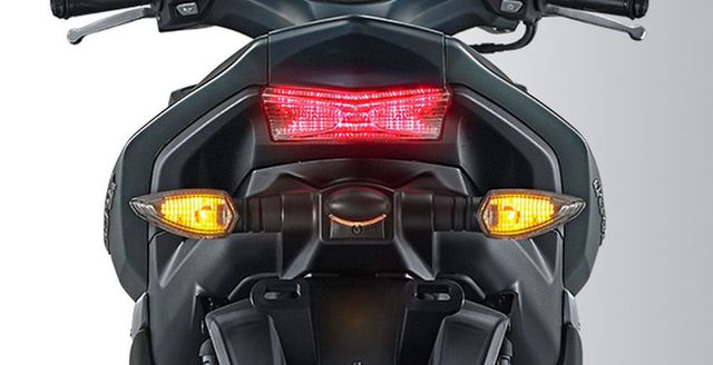 Detail Aerox 155VVA S Version - Yamaha Aerox 155VVA S 