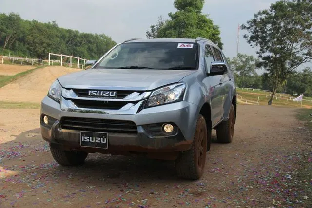 Isuzu MU-X Kaya Akan Fitur Baru!  Otosia.com