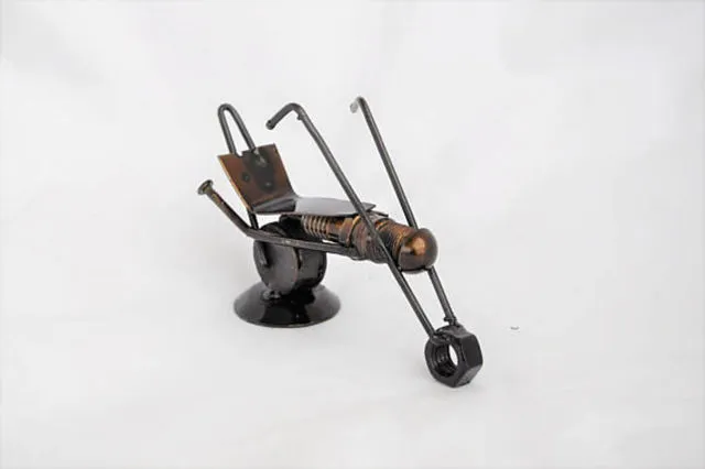 Detail Miniatur Motor Klasik Berbahan Busi Bekas - Unik 