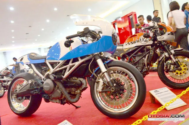 Detail Moge Kustom Ducati Monster 995 - Ducati Monster 995 