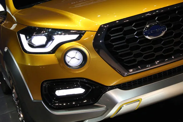 Detail Sudut Luar Datsun GO-Cross - Menilik Detail Sudut 