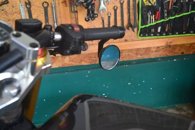 Detail Tampilan Bajaj Pulsar 180 Cafe Racer - Serigala 