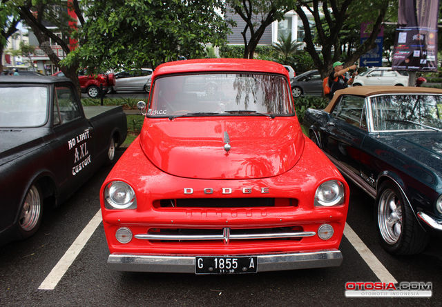 Dodge Fargo Rasa Kijang Innova - Modifikasi Mobil Retro 