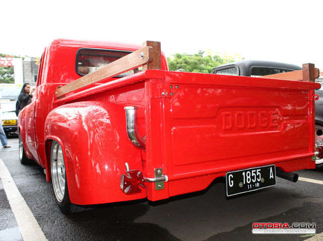 Dodge Fargo Rasa Kijang Innova Modifikasi  Mobil  Retro  