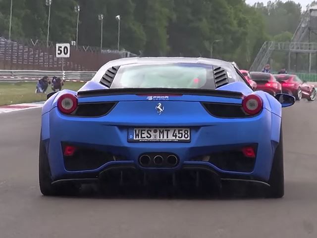 Foto Mobil Ferrari  Warna  Biru  Gambar 08