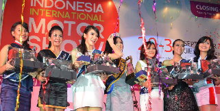 Finalist dan Miss IIMS 2012 - Atria Loni Harini Jadi Miss 