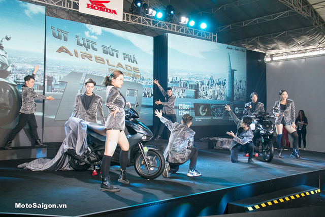 Honda Air Blade 150 Vietnam 2019, Rival Yamaha Aerox