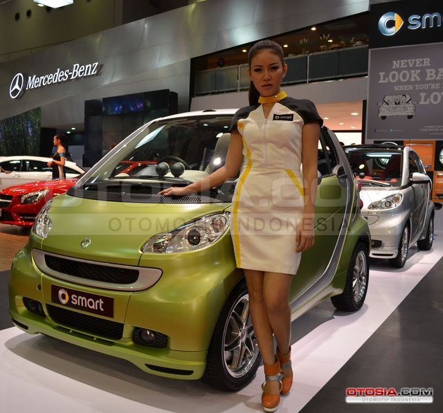 Gadis Indonesia International Motor Show 2012 - Para Gadis 