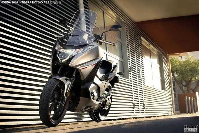 Galeri Foto Skuter Moge Terbaru - Honda Integra 750 2016 