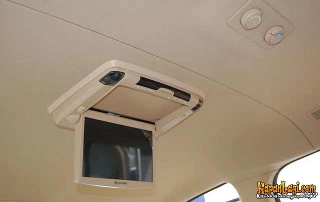 Hyundai H1 - Royale - Varian Tertinggi dan Termewah 