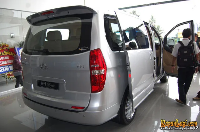 Hyundai H1 - Royale - Varian Tertinggi dan Termewah 