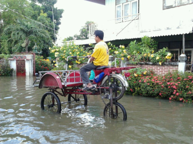 Inilah Sederet Kendaraan Anti Banjir Kreatif Sejumlah 