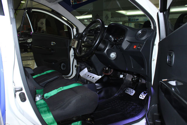 Interior Modifikasi Toyota Agya Bergaya Rally - Intip 