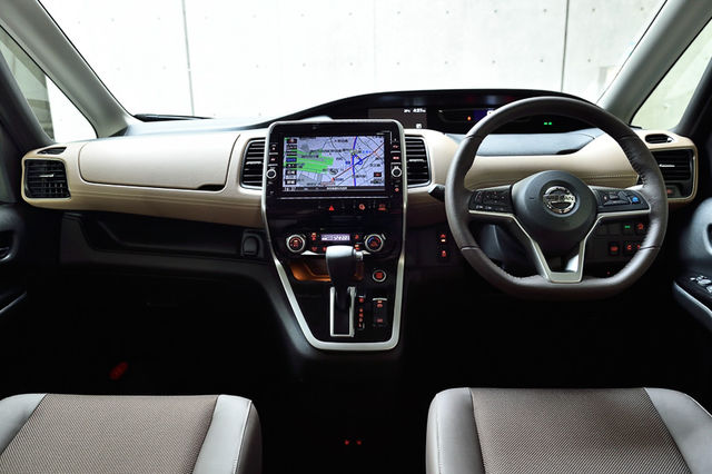 Interior Nissan Serena 2017 - Detail Interior Nissan 