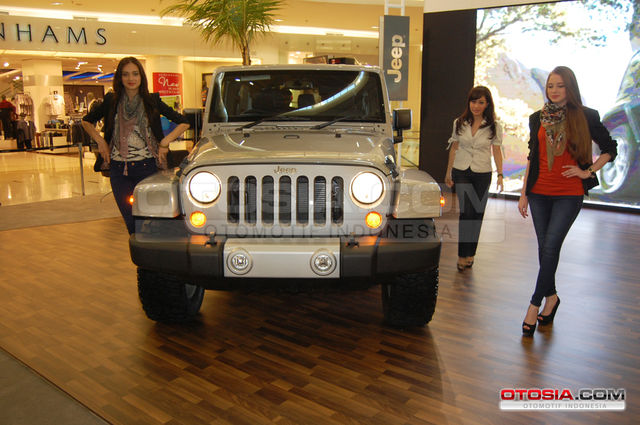 Jeep Wrangler Sahara 2013 - Ketangguhan yang Tersembunyi 