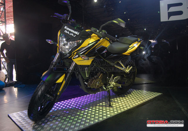 Kawasaki Bajaj Pulsar 200NS - Motor Sport 200cc Terbaru 