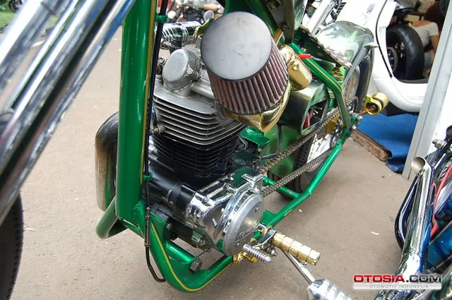 Kawasaki Chopper Penyembur Api - Modifikasi Retro Kawasaki 