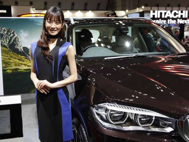 Kecantikan Gadis-Gadis Jepang di Tokyo Motor Show 2013 