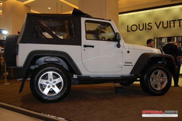 Ketangguhan Jeep Wrangler Terbaru Melegenda Model Model