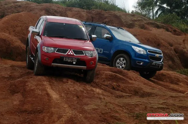 Ketangguhan Mitsubishi Strada Triton HD-X dan Chevrolet 