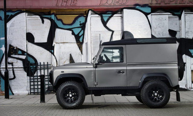 Land Rover Defender X-Tech - Edisi Spesial Untuk Sang 