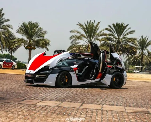  Lykan Hypersport Milik Kepolisian Abu Dhabi Mobil 