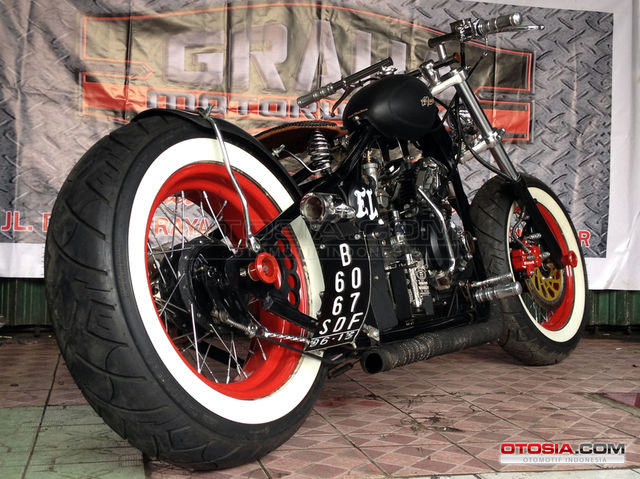 Maha Karya Bobber Hot Rod - Modifikasi Yamaha Scorpio 