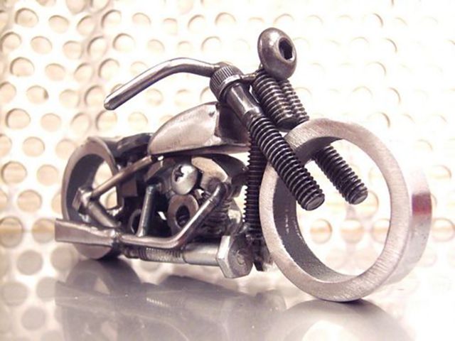Miniatur Motor Dari  Baut  Bekas Inspirasi Kerajinan  