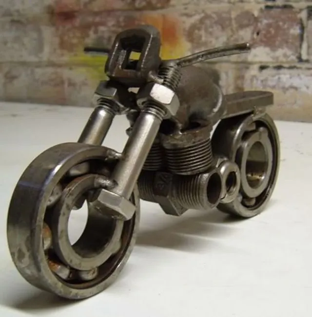 Miniatur Motor dengan Ban Laher - Uniknya Miniatur Sepeda 
