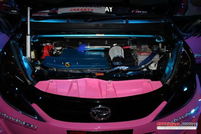 Mobil-Mobil Modifikasi Terbeken di HIN Bali 2013 - Karya 