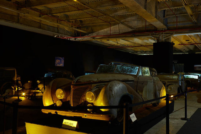 Mobil Klasik Retro Jadul - Koleksi Besi Tua Berharga 