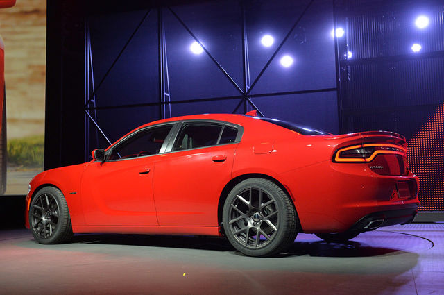 Mobil Sedan 4 Pintu Terbuas Di Dunia Dodge Charger Srt